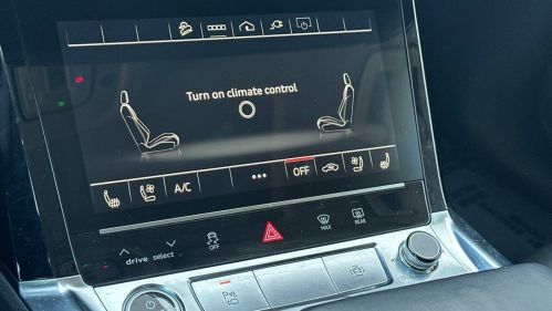 2022 Audi e-tron - Images - 17
