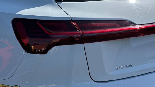 2022 Audi e-tron - Images - 23