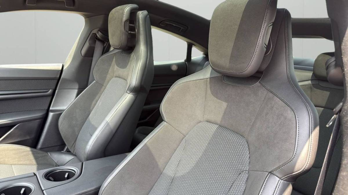 2021 Porsche Taycan - Images - 12
