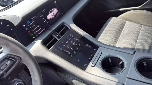 2021 Porsche Taycan - Images - 23