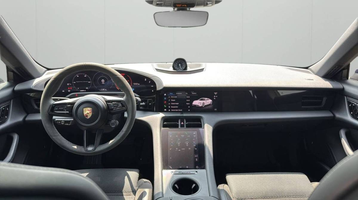 2021 Porsche Taycan - Images - 24