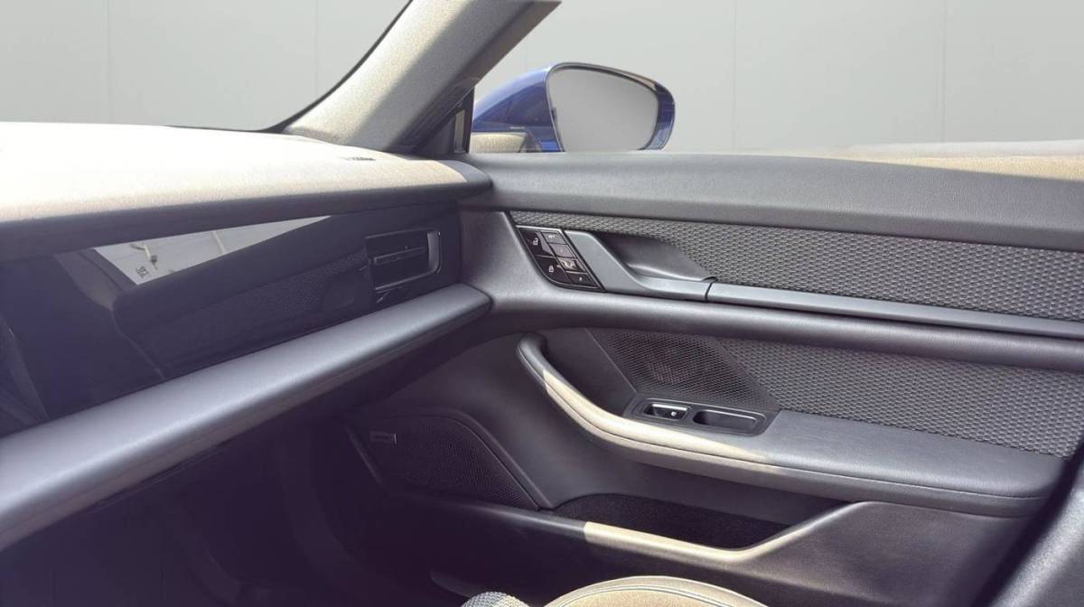 2021 Porsche Taycan - Images - 26