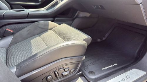 2021 Porsche Taycan - Images - 27