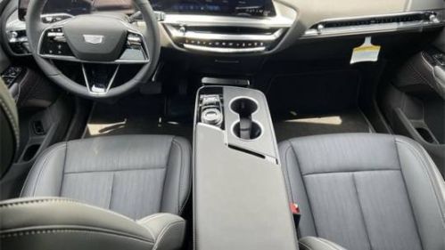 2025 Cadillac Lyriq - Images - 7