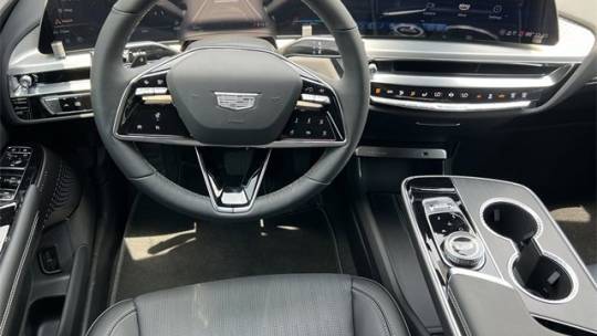 2025 Cadillac Lyriq - Images - 8