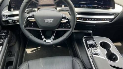 2025 Cadillac Lyriq - Images - 8