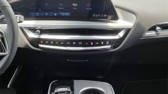 2025 Cadillac Lyriq - Images - 13