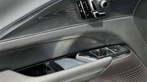 2025 Cadillac Lyriq - Images - 19