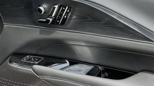 2025 Cadillac Lyriq - Images - 21