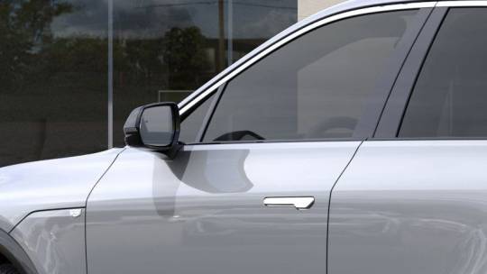 2025 Cadillac Lyriq - Images - 12