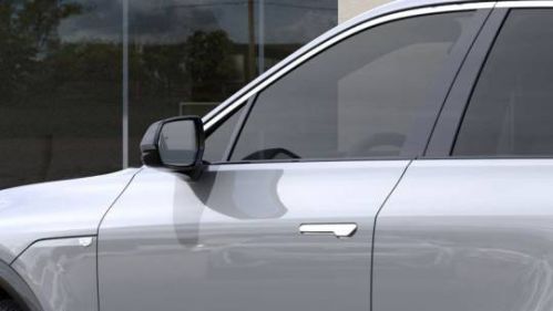 2025 Cadillac Lyriq - Images - 12