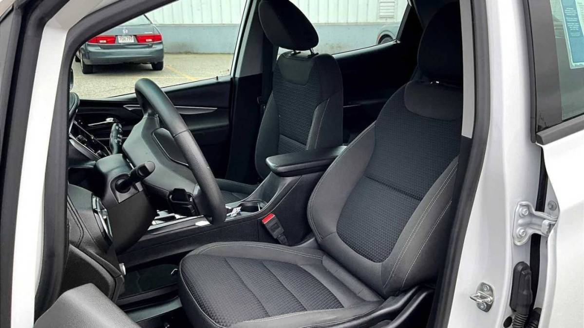 2023 Chevrolet Bolt - Images - 10
