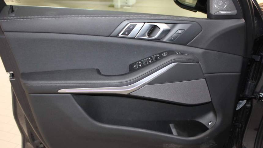 2021 BMW X5 - Images - 11