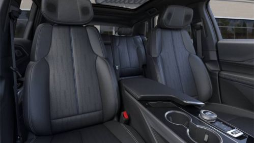 2025 Cadillac Lyriq - Images - 16