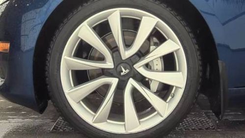 2018 Tesla Model 3 - Images - 13