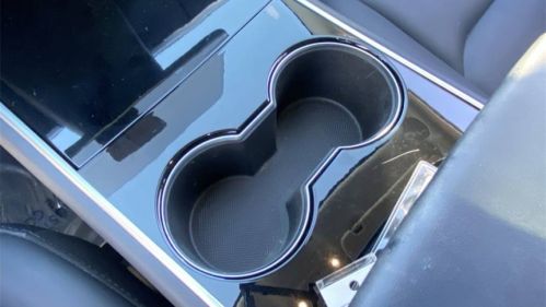 2018 Tesla Model 3 - Images - 16