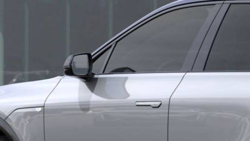 2025 Cadillac Lyriq - Images - 12