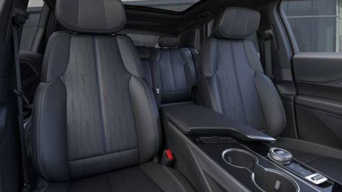 2025 Cadillac Lyriq - Images - 16