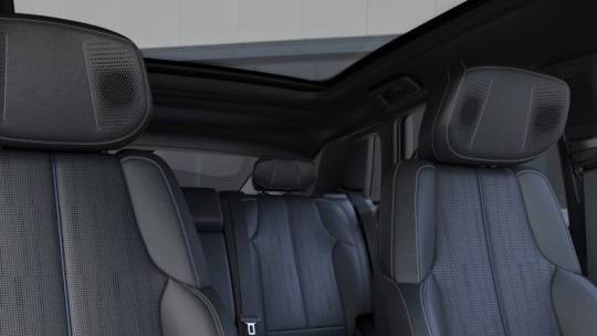 2025 Cadillac Lyriq - Images - 24