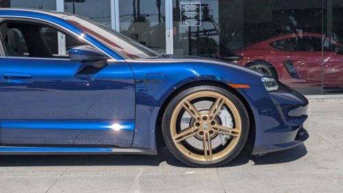 2021 Porsche Taycan - Images - 11