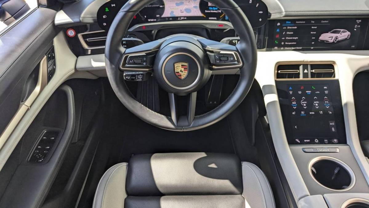 2021 Porsche Taycan - Images - 16