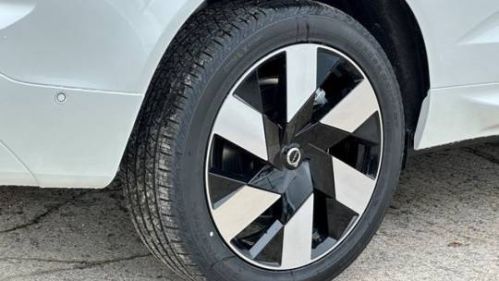 2025 Volvo XC60 - Images - 9