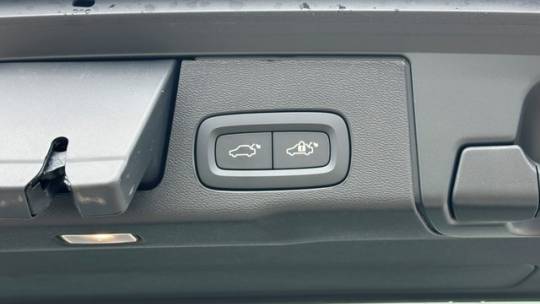 2025 Volvo XC60 - Images - 16