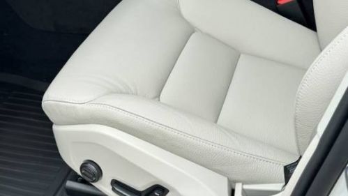 2025 Volvo XC60 - Images - 19