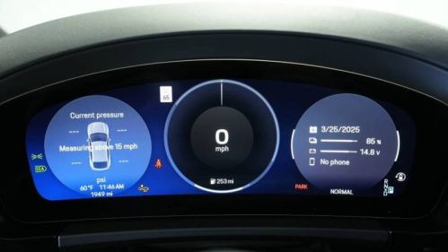 2024 Porsche Macan Electric - Images - 10