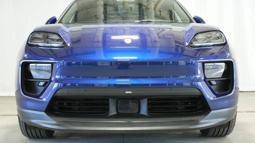 2024 Porsche Macan Electric - Images - 13