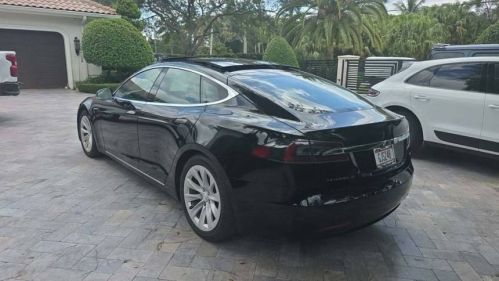 2017 Tesla Model S - Images - 2