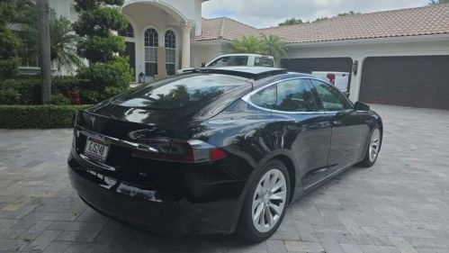 2017 Tesla Model S - Images - 3