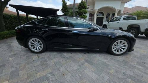2017 Tesla Model S - Images - 4