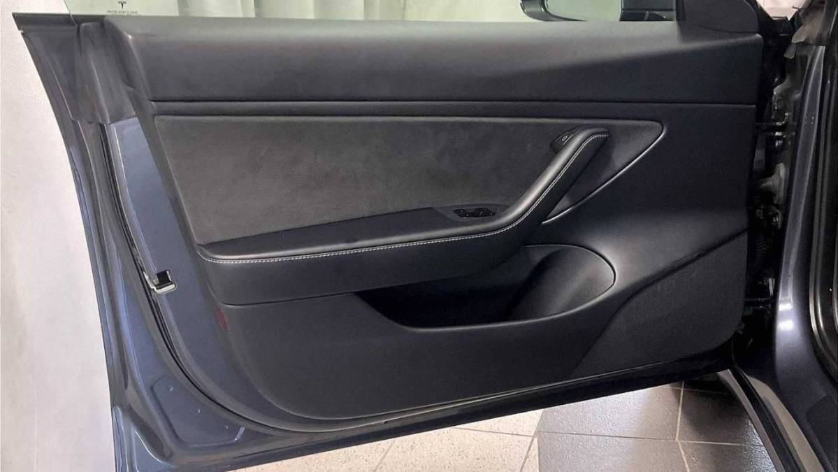 2021 Tesla Model 3 - Images - 9
