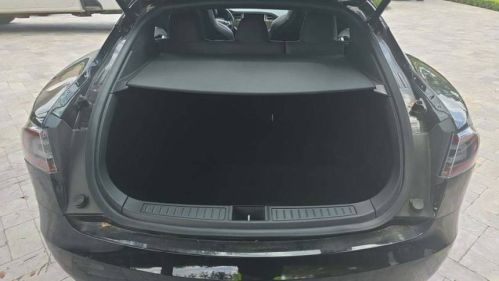 2017 Tesla Model S - Images - 11