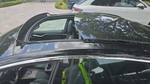 2017 Tesla Model S - Images - 14