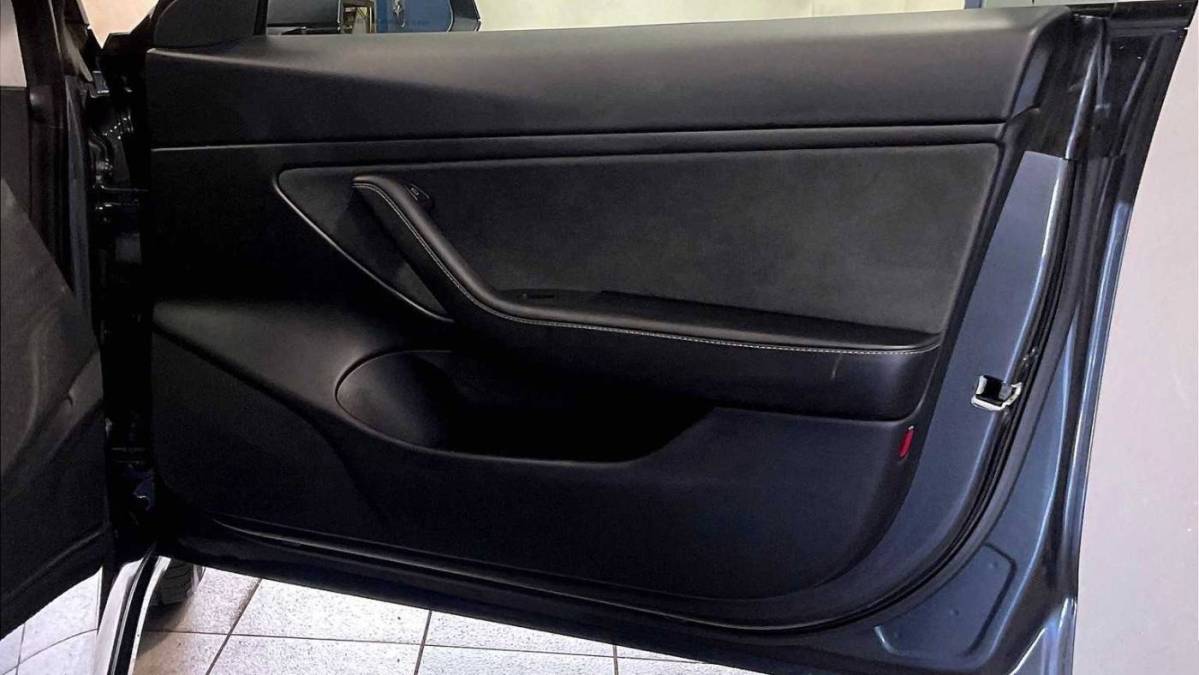 2021 Tesla Model 3 - Images - 12