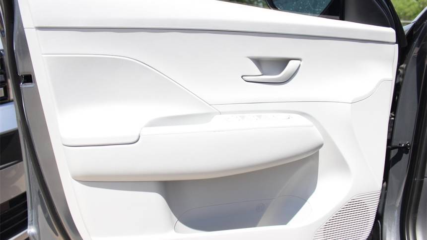 2025 Hyundai Kona Electric - Images - 12