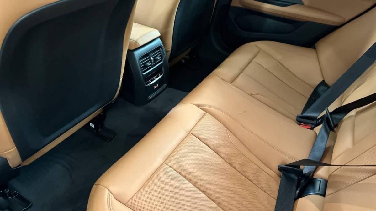 2025 BMW i4 - Images - 4