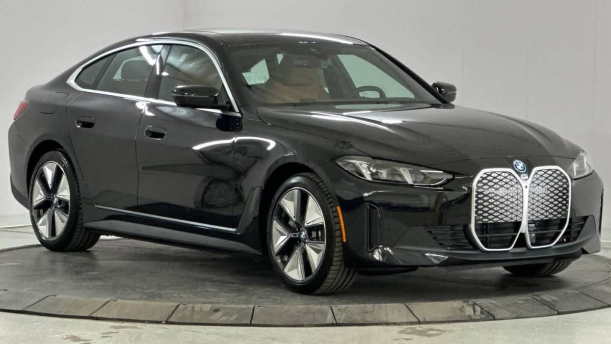 2025 BMW i4 - Images - 9