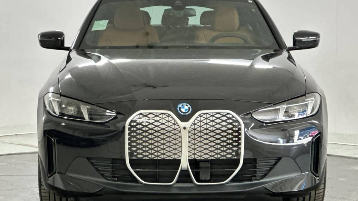 2025 BMW i4 - Images - 10