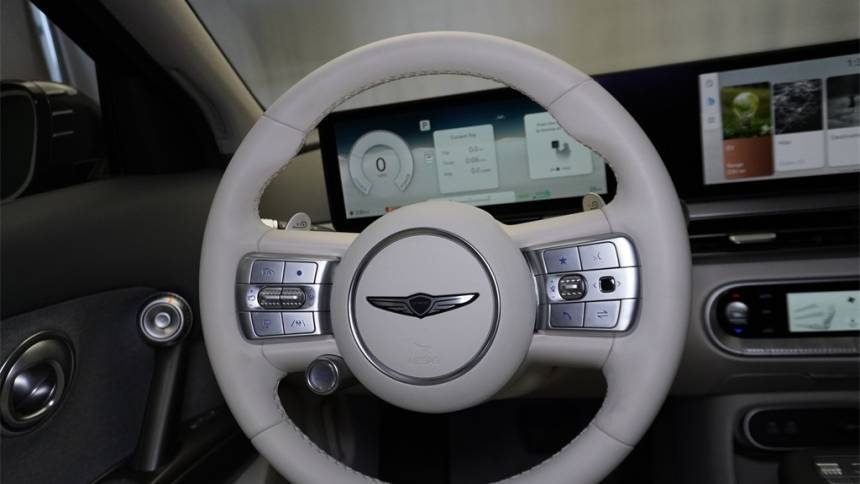 2025 Genesis GV60 KMUKCDSCXSU027312