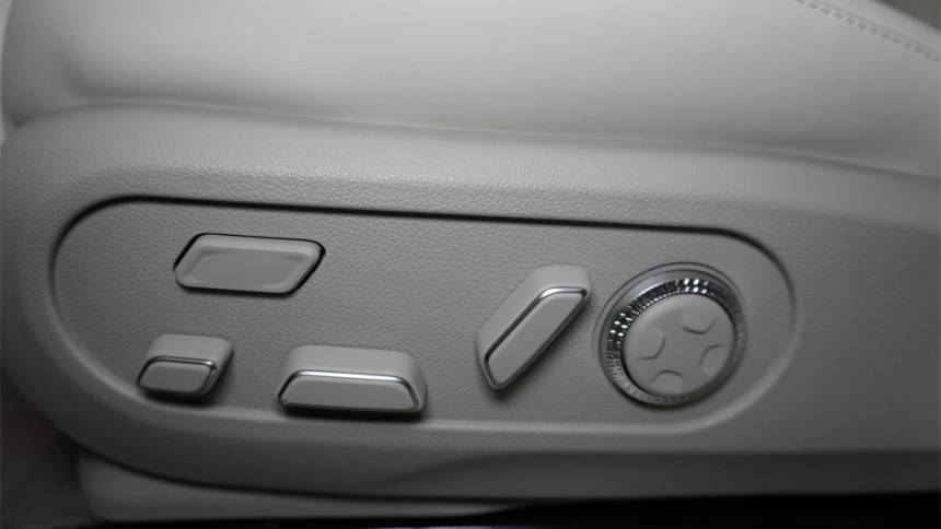 2025 Genesis GV60 KMUKCDSCXSU027312