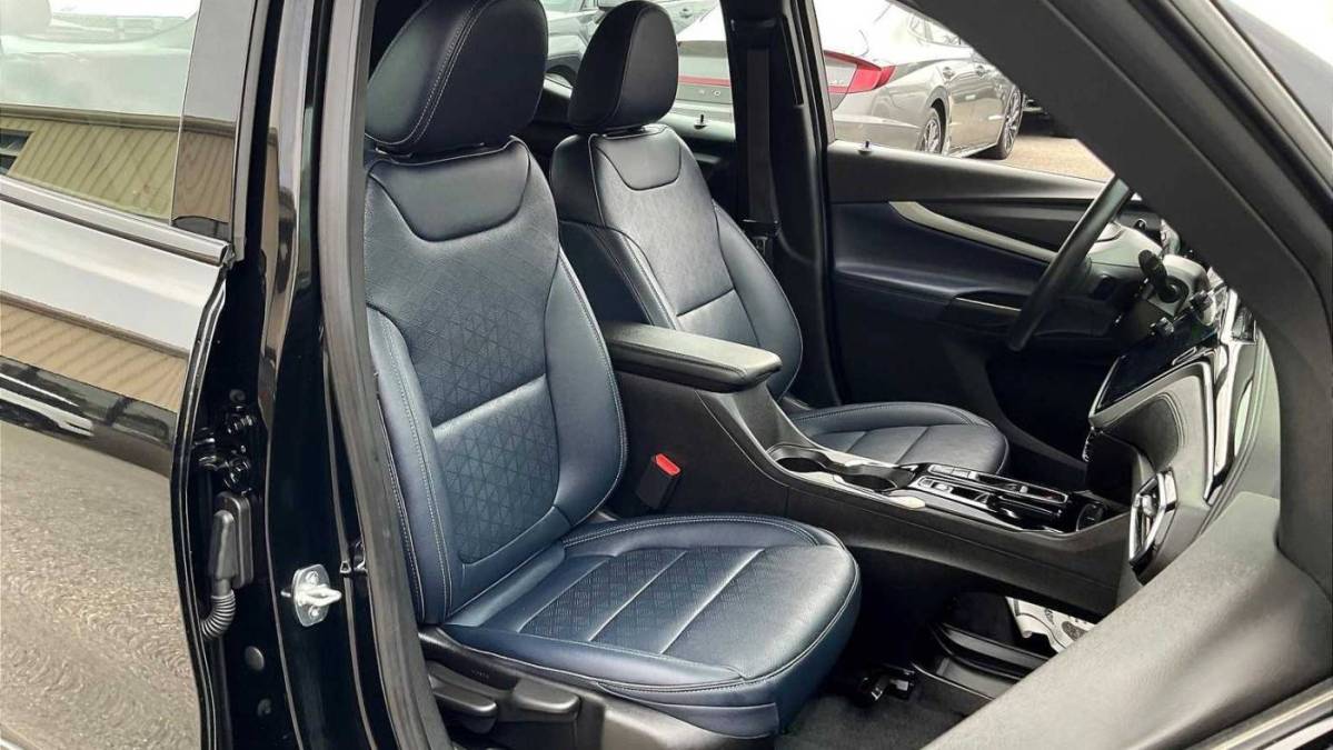 2022 Chevrolet Bolt - Images - 11