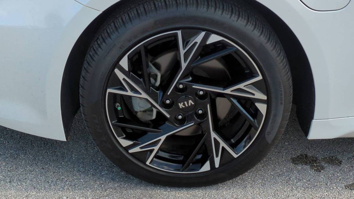 2017 Kia Optima - Images - 12