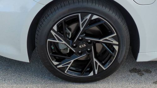 2017 Kia Optima - Images - 12