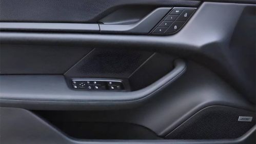 2022 Porsche Taycan - Images - 10