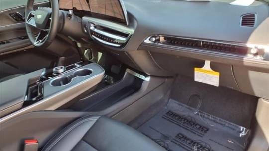 2025 Cadillac Lyriq - Images - 8