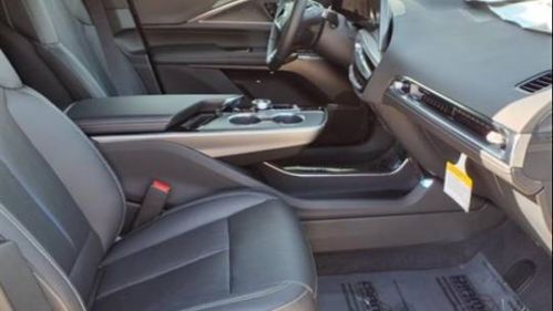 2025 Cadillac Lyriq - Images - 9