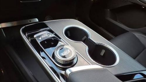 2025 Cadillac Lyriq - Images - 14